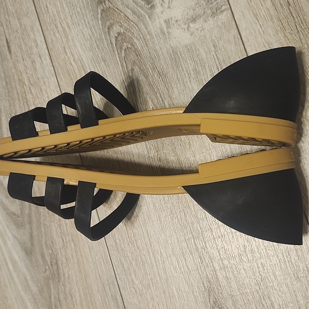 CROCS Tulum Iconic Comfort Strappy Sandal - Picture 8 of 8
